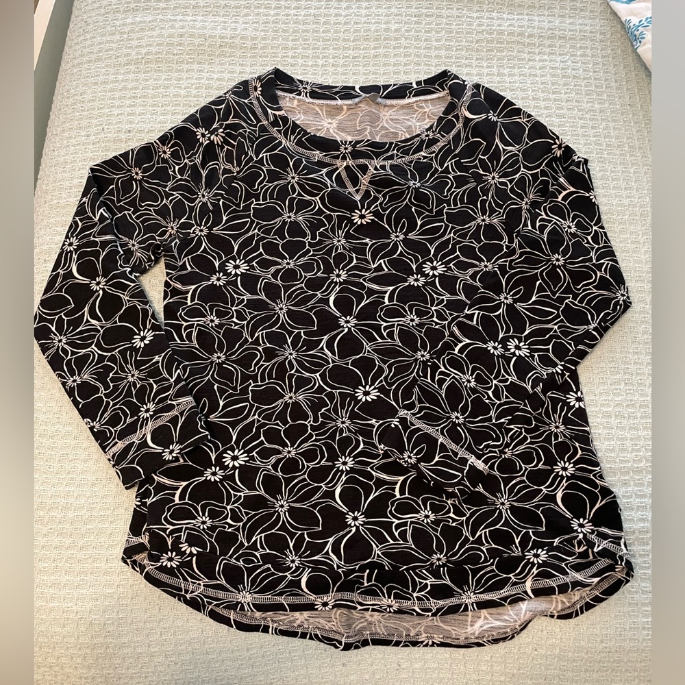 Black and white long sleeve top